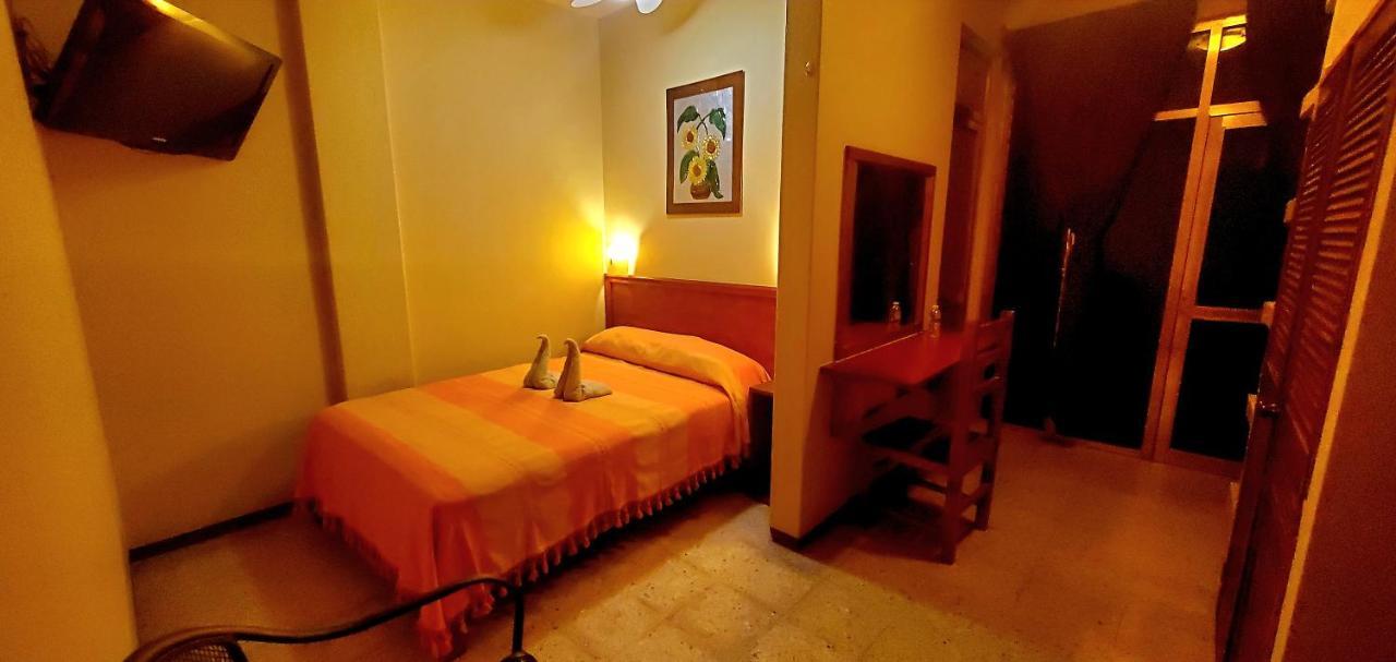 Hotel Florida Oaxaca Bagian luar foto